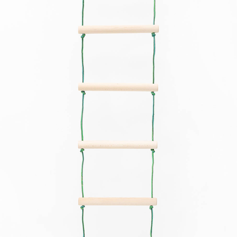 Grüne Strickleiter als Zubehör für die BeLissi Kaya Kletterwand zur Förderung der Motorik