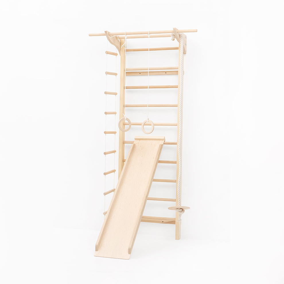 BeLissi Lumi Kletterwand mit montierter Rutsche für aktiven Spielspaß