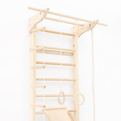 BeLissi Lumi Kletterwand in seitlicher Gesamtansicht – robust und modern