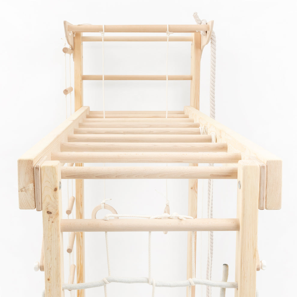 Weitere Detailansicht der Belissi Nelo Kletterwand