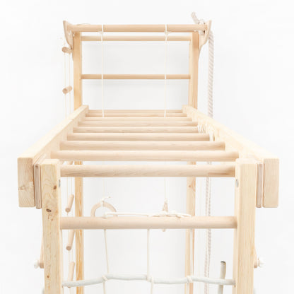 Weitere Detailansicht der Belissi Nelo Kletterwand